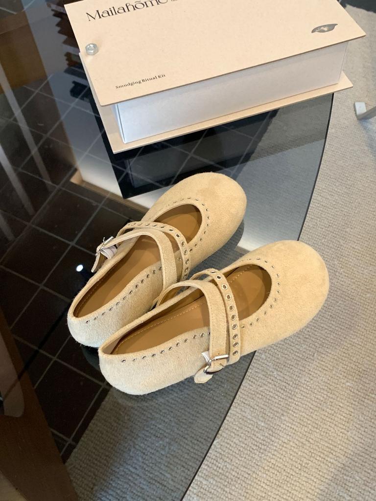 2025 new autumn and winter suede rivets one word with round head flat bottom women commuting work late evening Doudou pregnant women single shoes