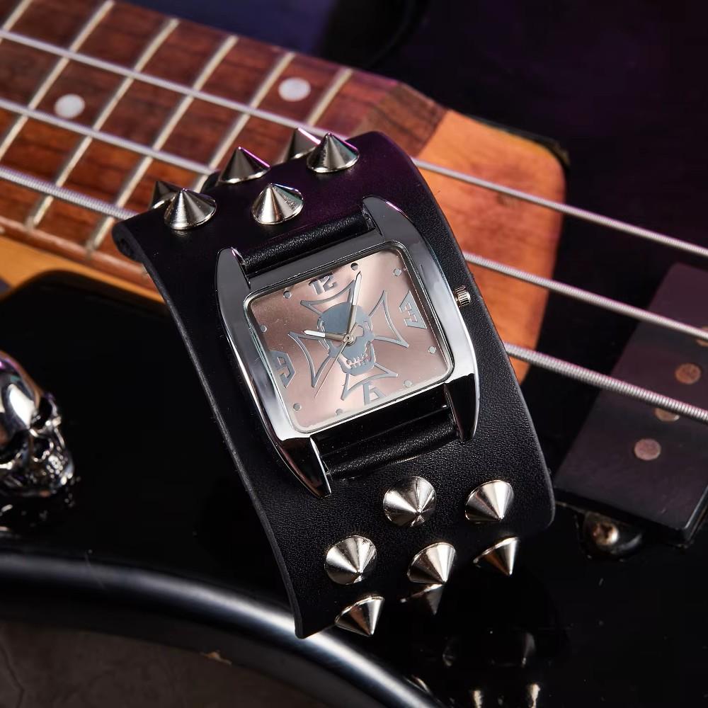 Retro Vintage Street Hip Hop Punk Rock Gothic Biker Uhr Quarz Stud Wasserdicht Männer PU Leder Armband Niet Ghost Skull Halloween