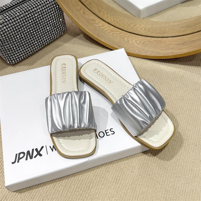 Cool slippers women's summer 2025 new Korean version pleated fashion one-word drag square head flat bottom low heel outer wear beach shoes women