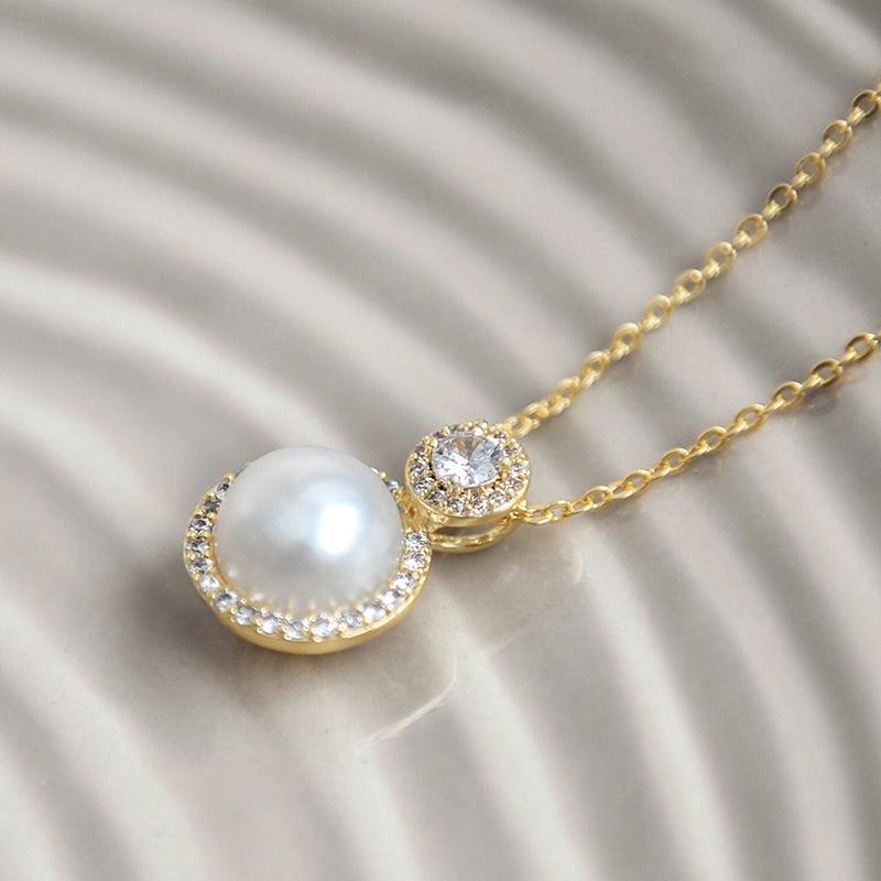 Huitan Graceful Imitation Pearl Pendant Necklace for Women Exquisite Brilliant Engagement Wedding Jewelry Shiny CZ Accessories