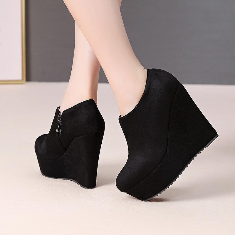 

Мода 2024 осень зима новые стильные женские ботильоны сексуальные платформы с круглым носком танкетки женские ботильоны большие размеры черные 32-43 36 чёрный