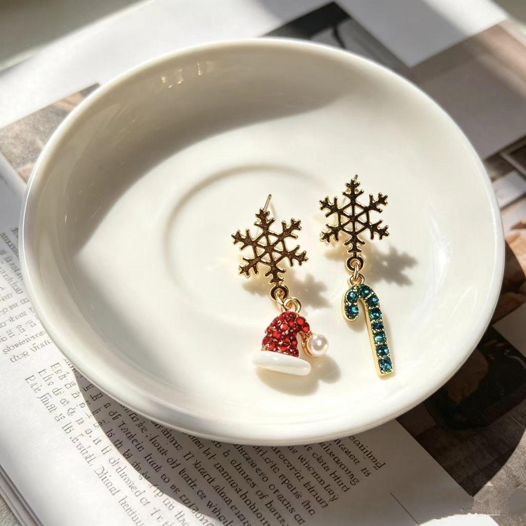 European Snowflake Christmas Earrings - Trendy Festive Ornament Hooks