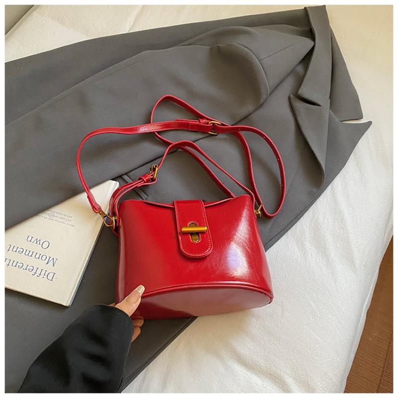 Hand carry trendy bucket bag women's autumn new niche fashion simple shoulder bag high value casual women's bag