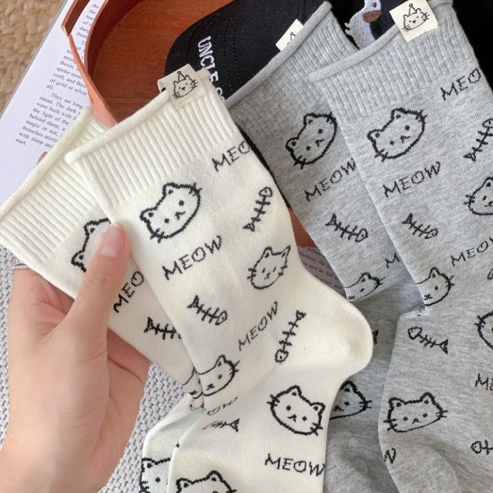 Trendy Korean Grey Mid-Calf Socks with English Letters & Cute Cat Label - Preppy Style