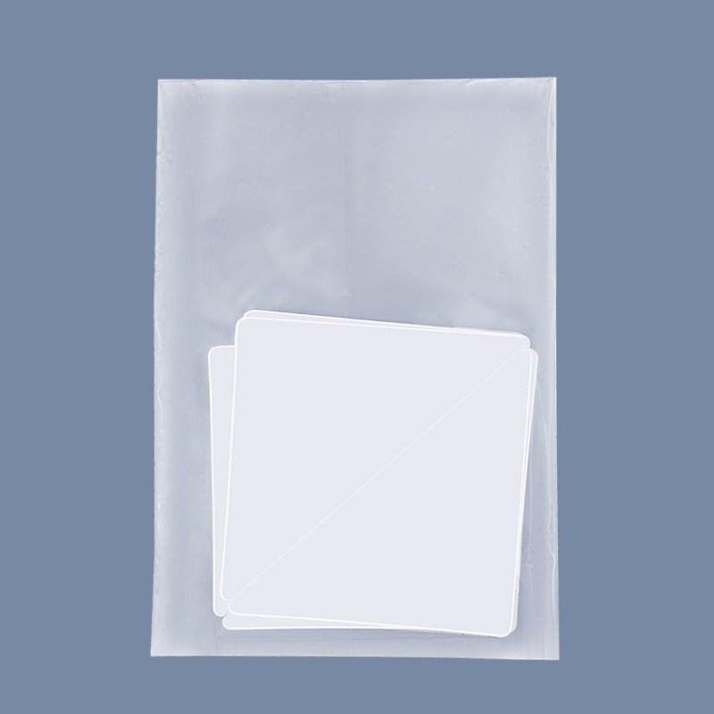 Kragenfixierungsaufkleber zur Unterstützung des Polohemd-Ausschnitts