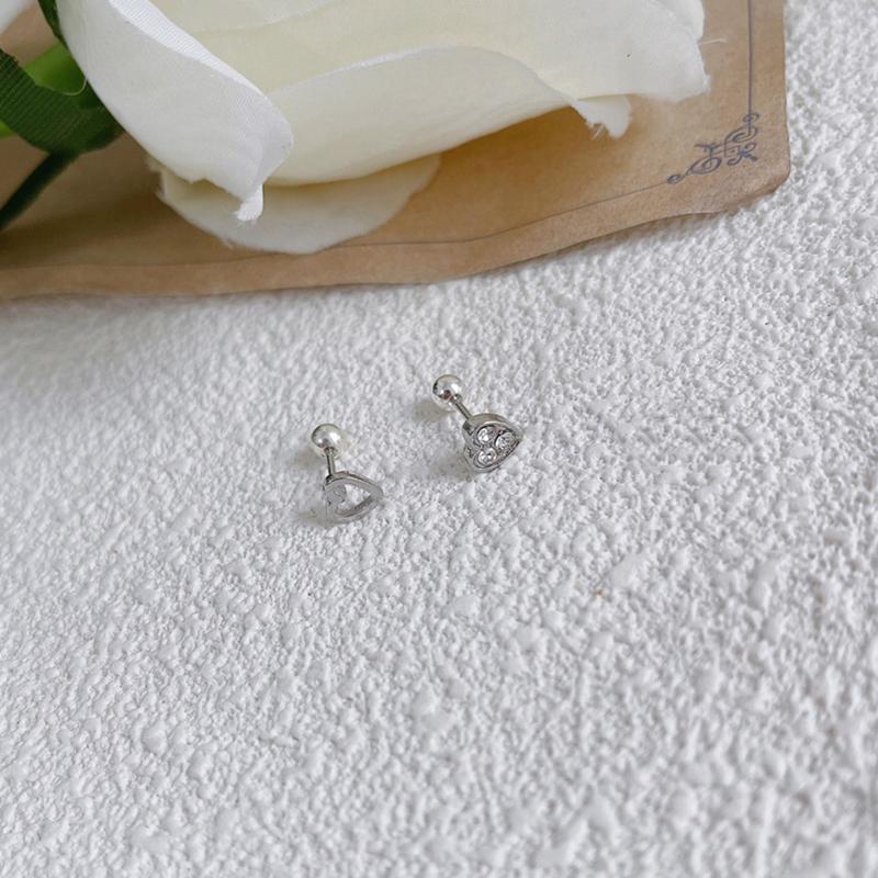Silver Plated Simplicity Women Earring Hypoallergenic Small Love Heart Sweet Teen Ear Piercing Stud Earrings Jewelry Presen