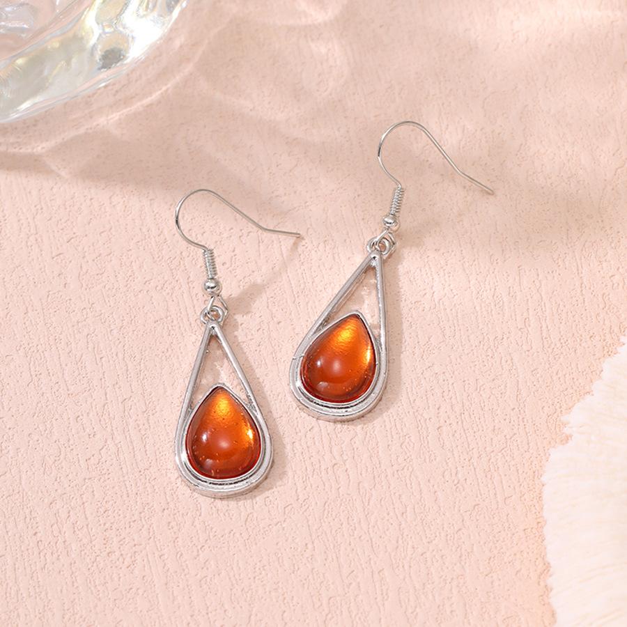 

Ювелирные изделия Yunjin пользуются большим спросом, серьги-капли с опалами, простые и универсальные серьги с пятью цветными драгоценными камнями. оранжевый