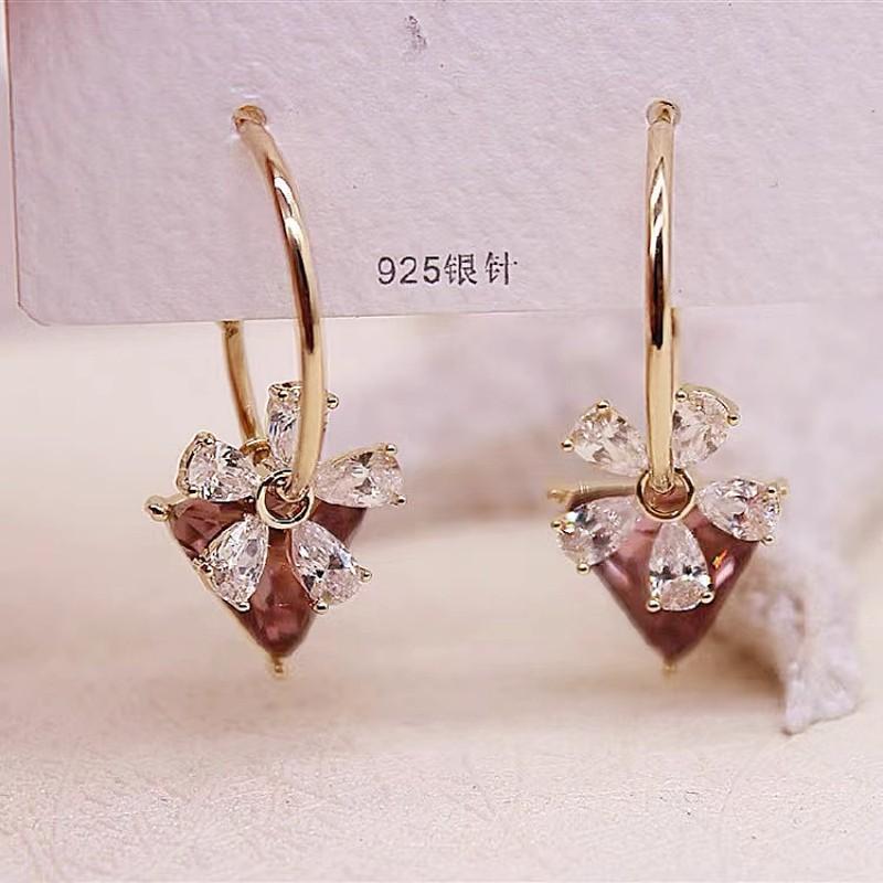 Fashion light luxury simple earrings women's silver light luxury high-end small earrings niche design trendy cool earrings