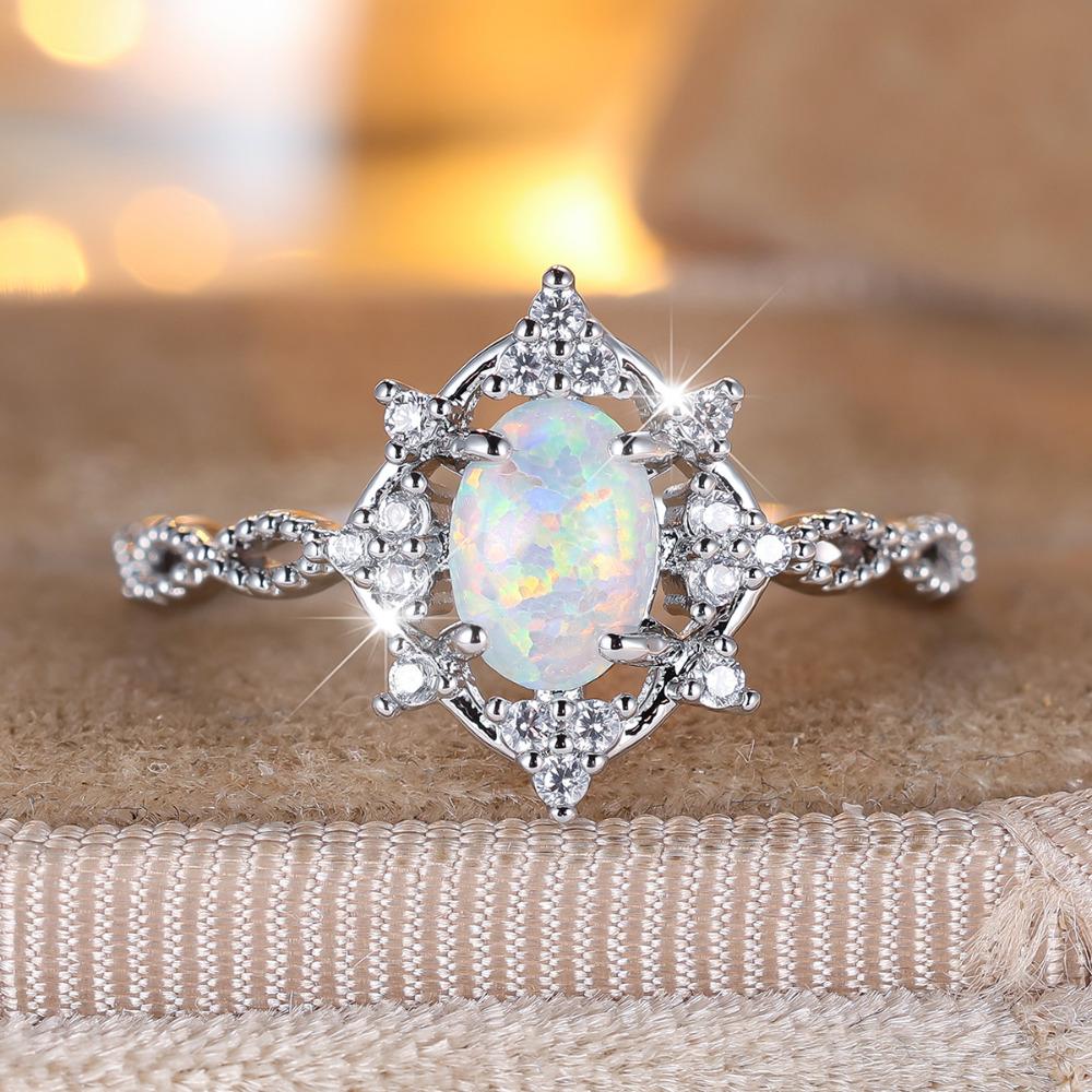 Exquisite White Zircon Oval Opal Rings for Women Silver Color Hollowed Out Finger Ring Wedding Jewelry Gift