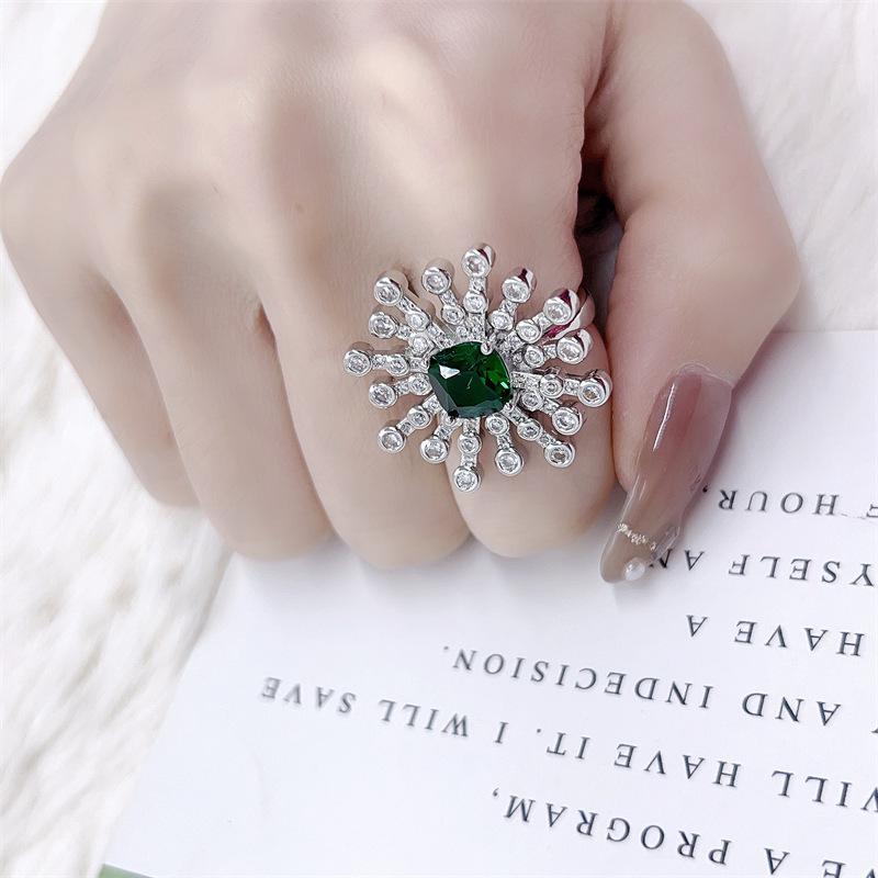Emerald Open Adjustable Ring - Luxurious, Fashionable, Versatile Design for Women