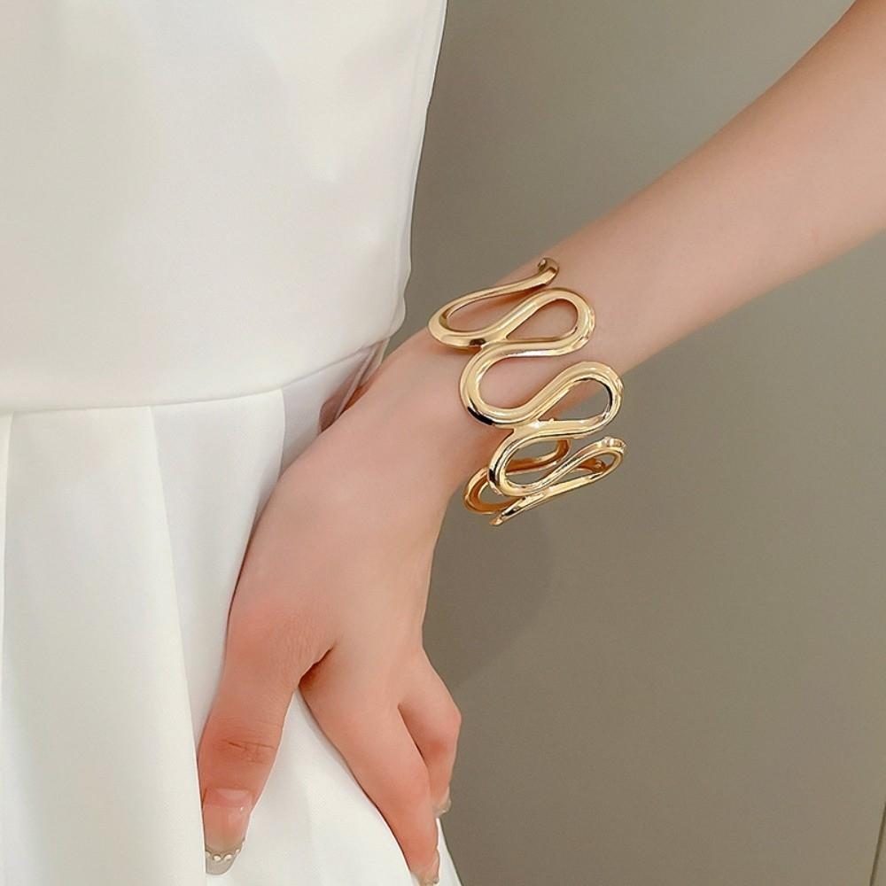 Metal Hollow-out Zinc Zinc Alloy Wide Opening Bangle S/Round Shape Retro Hand Ring Party Decoration