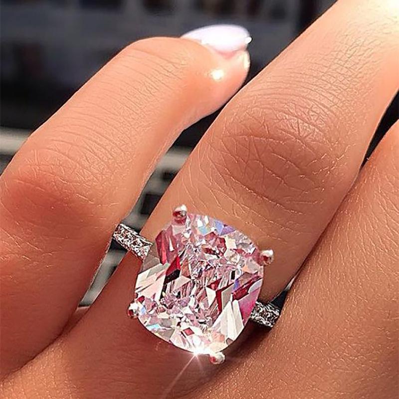 Best-Selling Jewelry, Classic Four-Claw White Square Diamond Ring, Large Zircon Ring Jewelry.