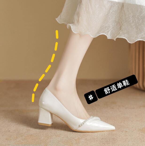 

Весенние лакированные туфли-слипоны на массивном каблуке, туфли на высоком каблуке, с острым носком, неглубокие женские свадебные офисные туфли, женские туфли-лодочки 34