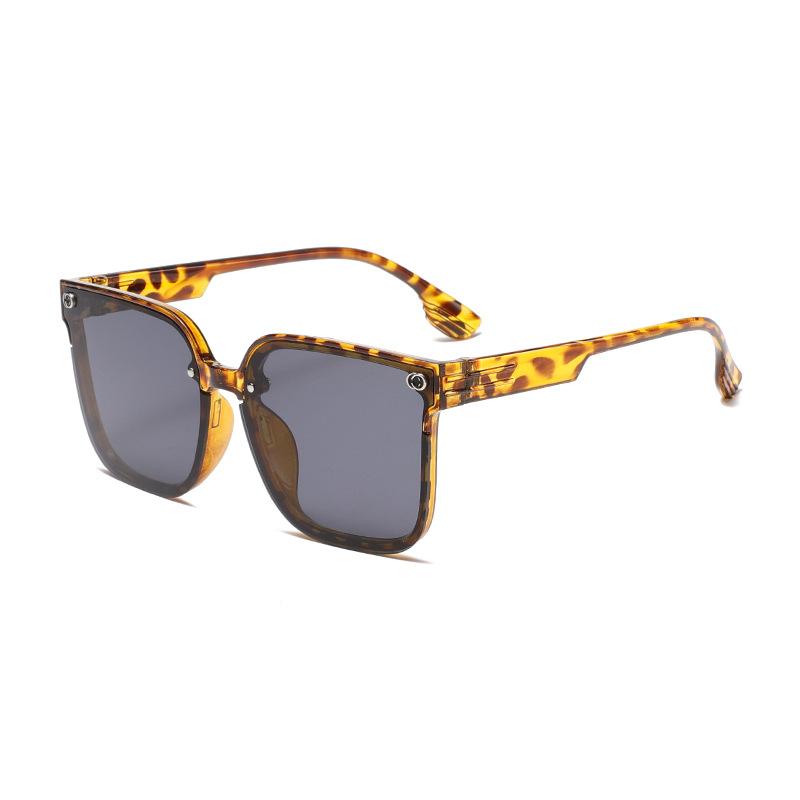 New square large frame light luxury style high-end sunglasses vacation sunglasses fashion European and American Internet celebrity glasses