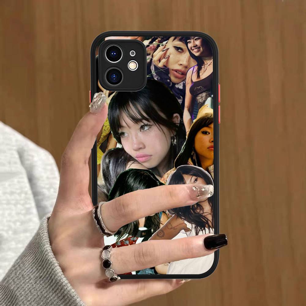 Singer B-Beabadoobee For IPhone 16 15 13 12 14 11 Pro Max X XS MAX Color Case Matte Silicone Phone Cover