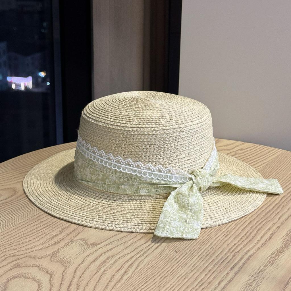 French-style Wide-brimmed Straw Hat for Women, Summer Lace Bow Sun Protection Hat, Vacation Accessory That Makes the Face Look Smaller, Elegant