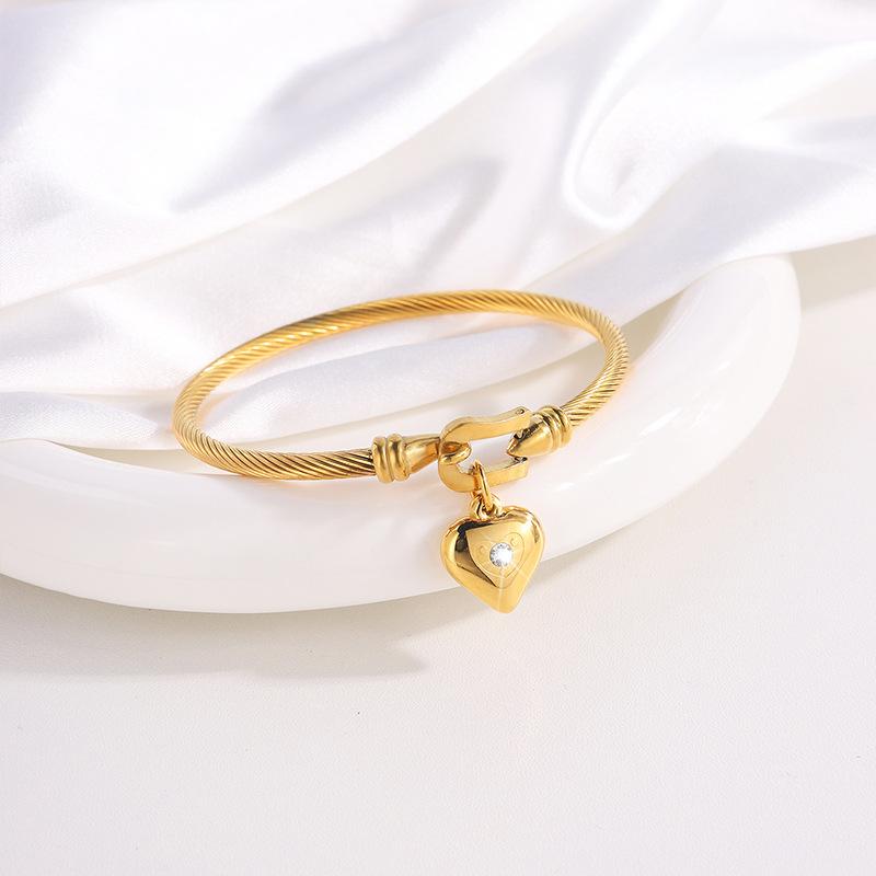 Horseshoe Buckle Love Girl High-end European and American Bracelet