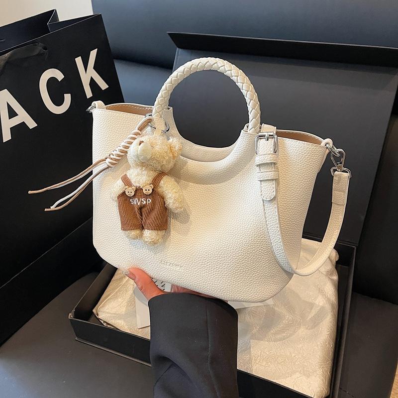 Large-capacity bag women's 2025 new summer niche design messenger bag casual portable work commuter tote bag