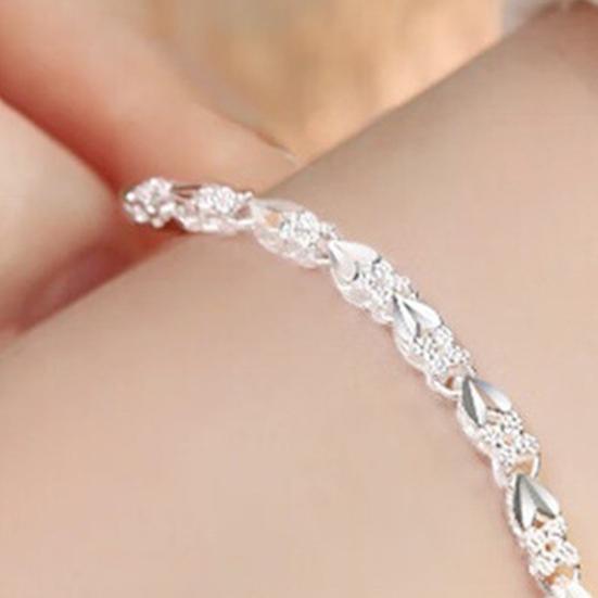 Women Bracelet Lucky Clover Heart Shape Adjustable Length Bracelet Smooth Surface Anniversary Birthday Christmas Bangle