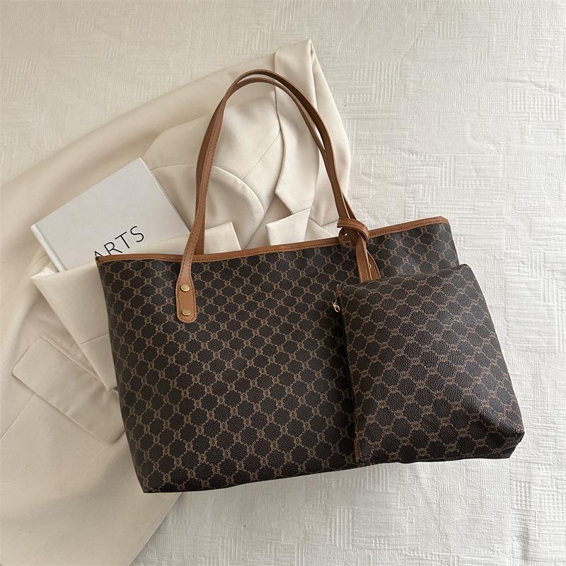 

Сумка большой вместимости женская дорожная персонализированная сумка-тоут 2025 новая красивая нишевая трендовая сумка через плечо текстурированная женская сумка