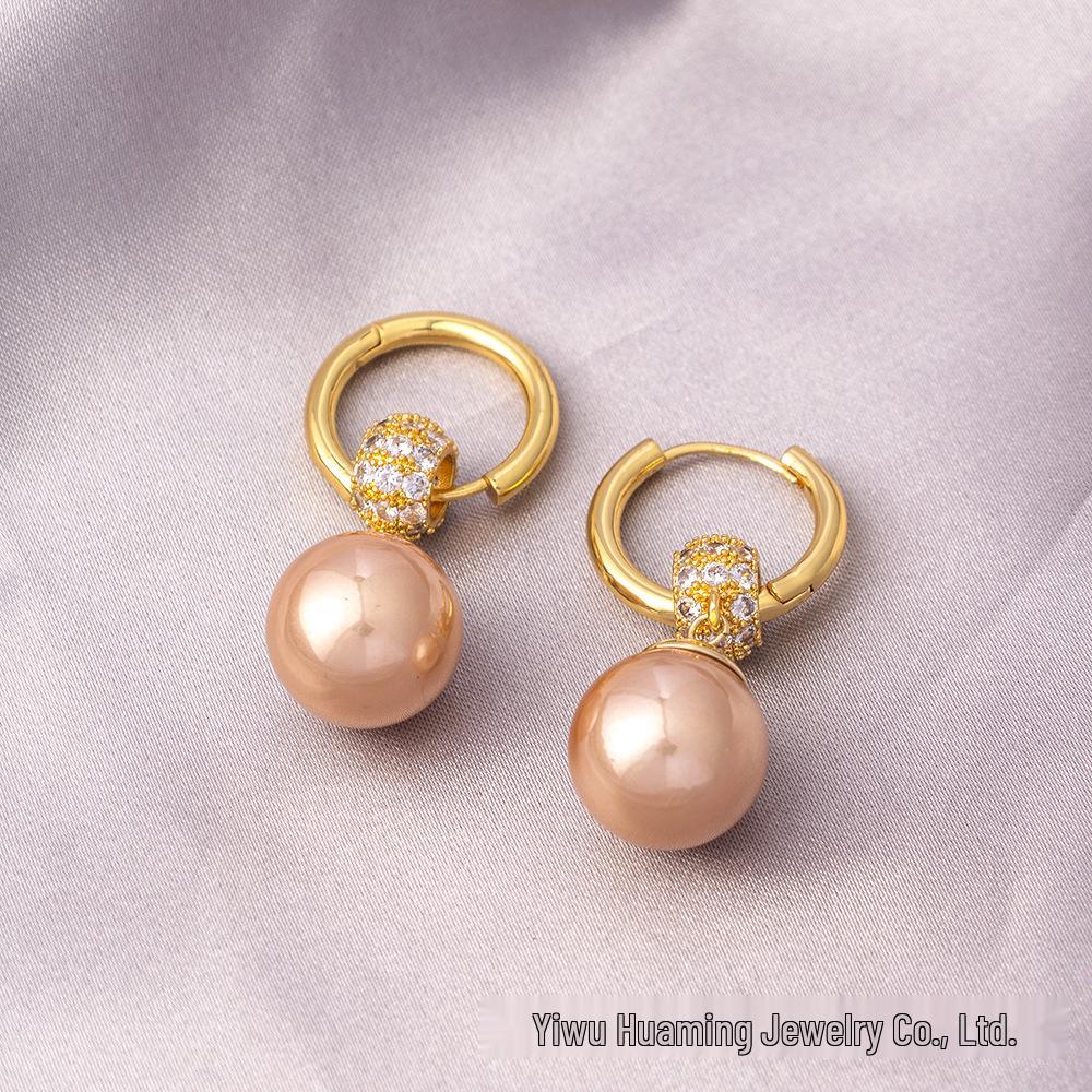 Elegante baumelnde Ohrringe mit französischen Perlen: Vergoldet, Vintage-Design in Silber 925