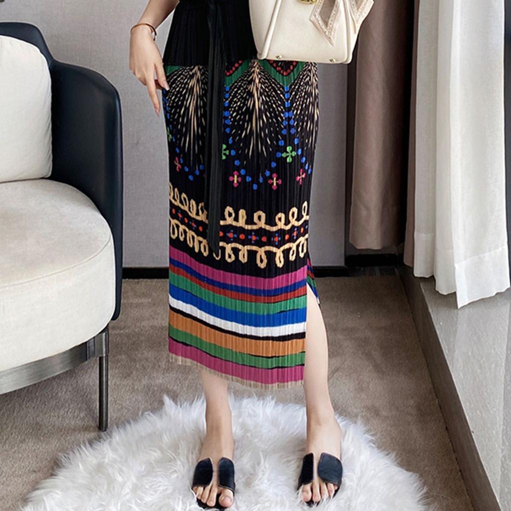 Fusta plisata imprimata la moda cu design cu fanta laterala pentru haine de dama