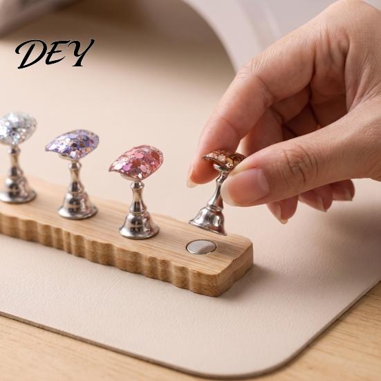 Fake Nail Display Stand Art Practice with Wooden Base, Magnetic Press-on Holder for Painting Nails, False Home Salon Base