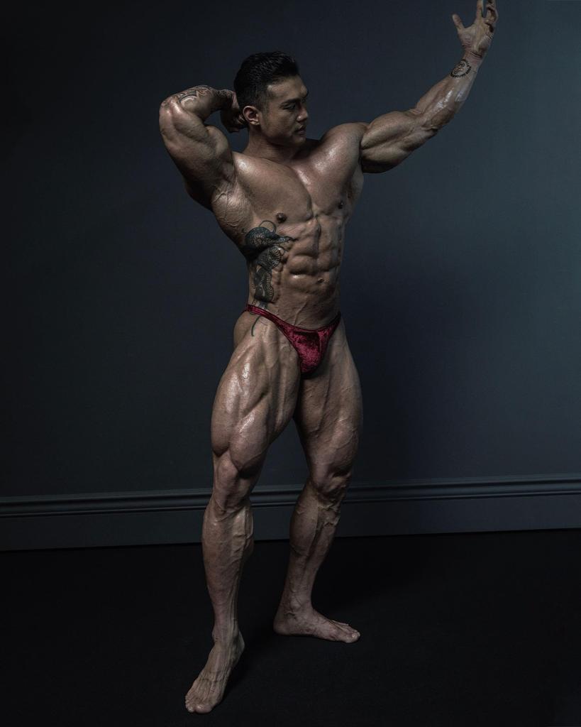 Bodybuilding Trunks Pose Suit Athlete Uniform Crushed Velvet Bloody Red Numeral [FIED] (JP, Size, 32, Red) [Used]