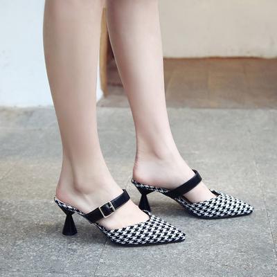 Women's Mid-heeled Toe-toe Slippers with Pointed Toe and Thin Flat Casual Sandals