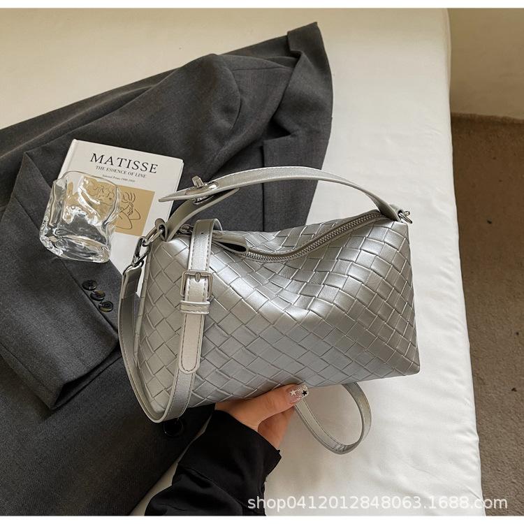 2025 summer new bag women's high-end sense niche hand carry woven pattern single shoulder underarm bag lunch box bag bucket bag