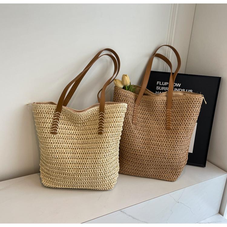 Seaside vacation straw bag spring and summer new woven large-capacity shoulder beach bag fashion tote bag