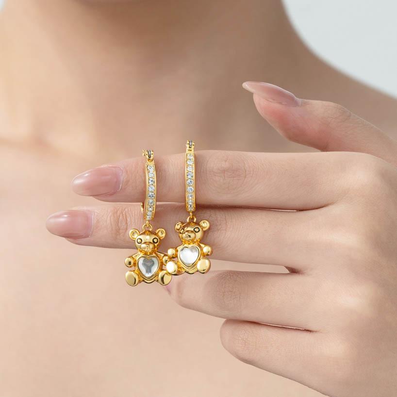 Charming Heart Crystal Bear Earrings: 3D Panda Rhinestone Ear Cuffs for Women