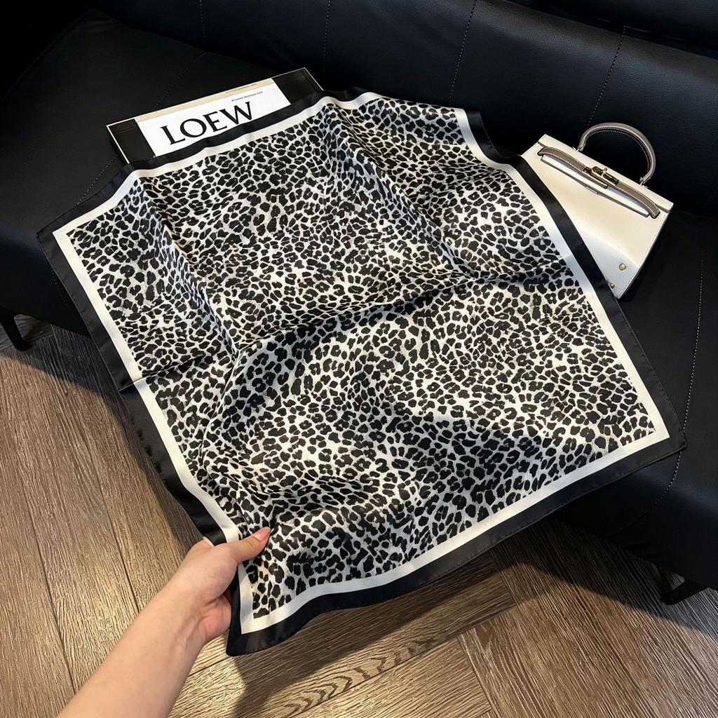 71Cm New Chinese Simulation Silk Square Scarf Soft and Skin-friendly Ink Flower Rhyme Printing Silk Scarf Neck Sunscreen Small Scarf