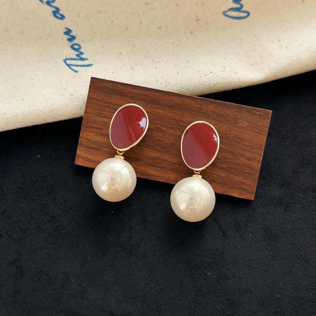 Niche Red Enamel Pearl Stud Earrings: Autumn/Winter 2024 Light Luxury Copper Design
