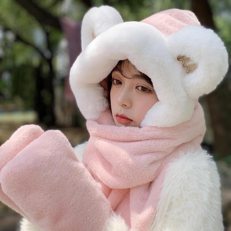 Женский плюшевый комплект: шапка и шарф