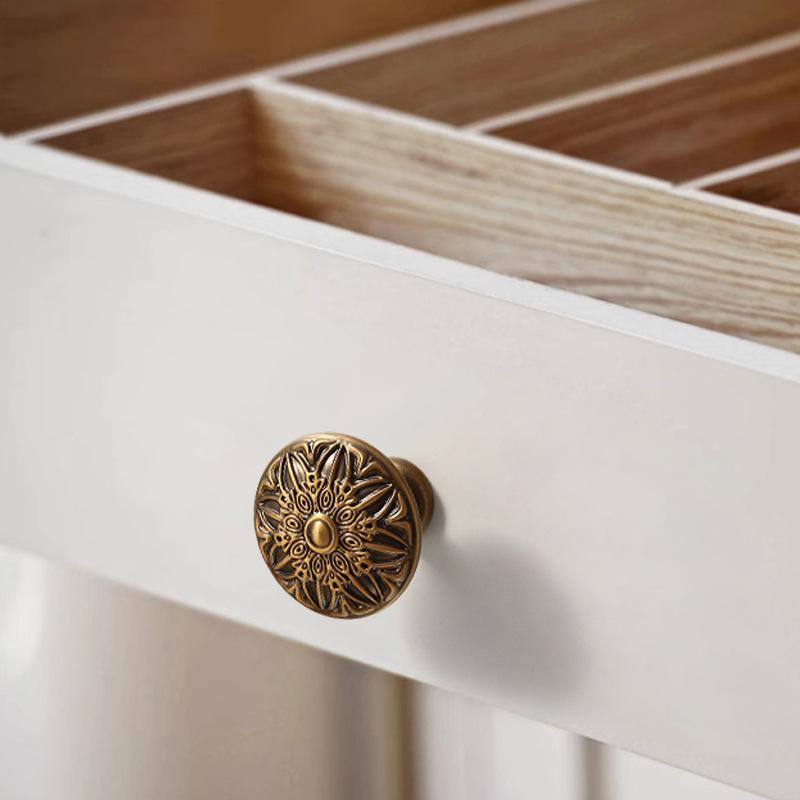 1 stk Køkkenmøbelhåndtag Vintage Stil Messinghåndtag Bronze Enkelt Hul Lille Knop Til Garderobedøre Skuffer Og Skabe