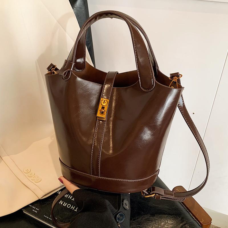 Ielgy Trendy Fashion Bucket Bag Autumn Winter Simple All-Match One-Shoulder High-End Casual Female Bag
