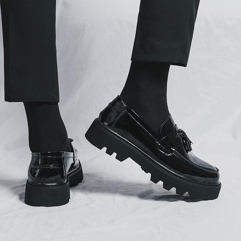 Glänzende formelle Loafer für Herren: Britischer Stil, zum Hineinschlüpfen, Dicke Sohle, Höhensteigernd, Lässige Lederschuhe