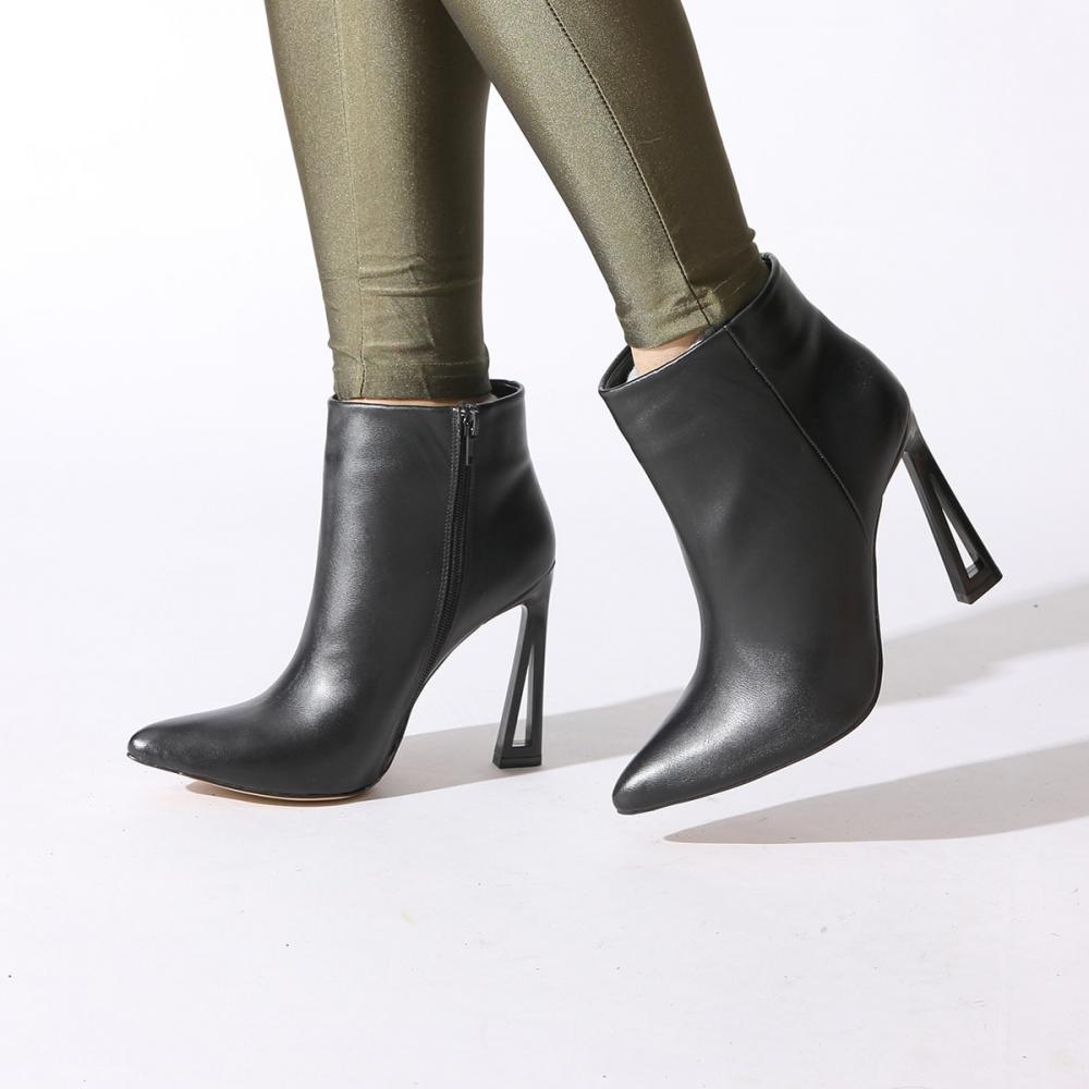 

Черные кожаные женские ботинки 39 чёрный