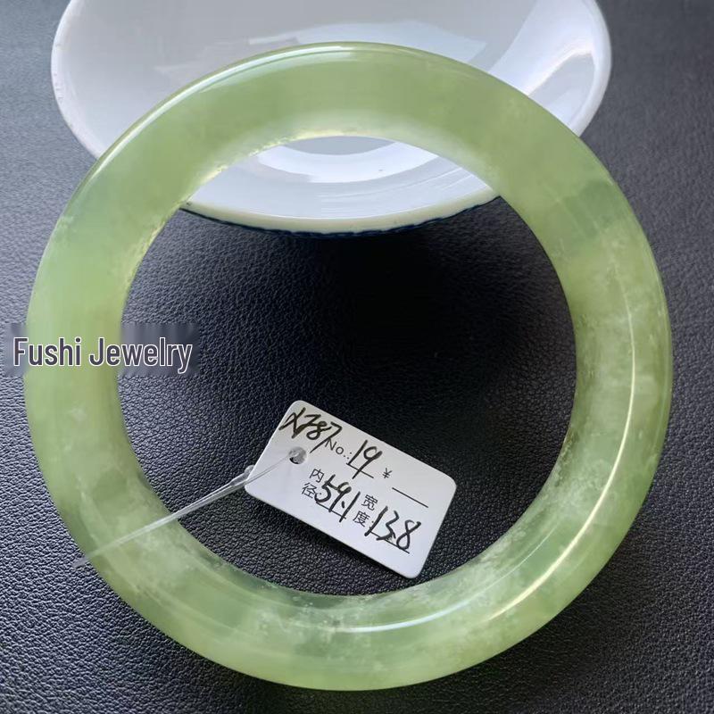 XF87 Natural Xiuyan Jade Green Grape Bracelet: Light Luxury, Crack-Free, Unique Piece Available with Picture.