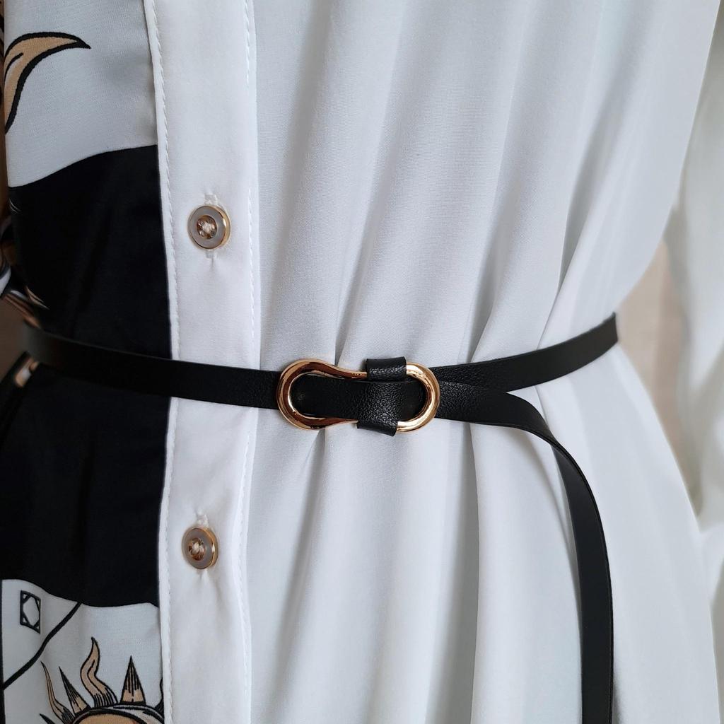 Met Een Riem Nieuw Modeontwerp Smalle Slanke Minderheid Middellange Lange Jurk Dames Nieuwe Lente Zwart Wit Student