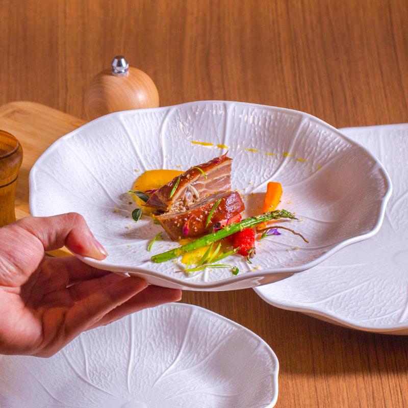 European Ceramic Lotus Leaf Dinner Plate White Embossed Western Steak Plate Home Breakfast Fruit Dessert Dish Ceramic Tableware