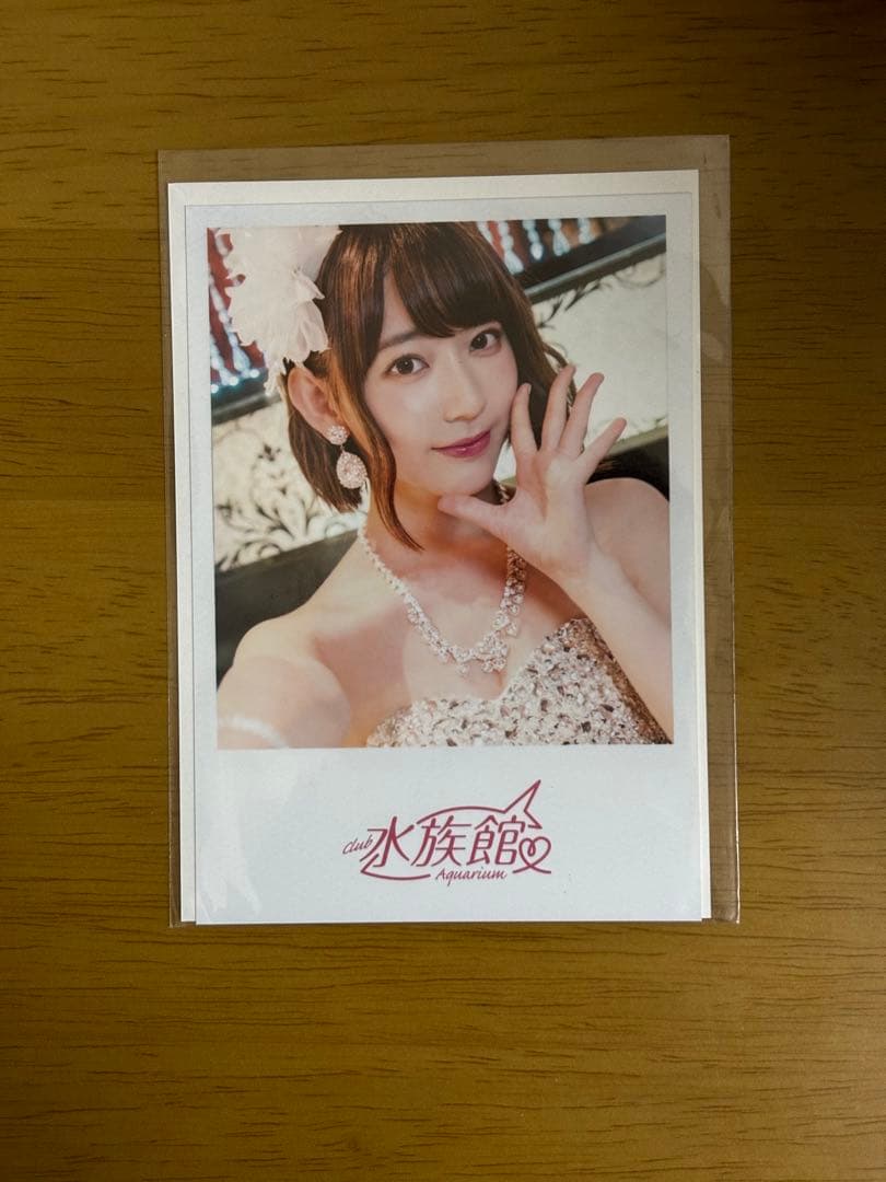 

[USED] AKB48 Official Shop Limited Edition Item Bonus: Self-taken Photo of Miyawaki Sakura (Sakura Shark)