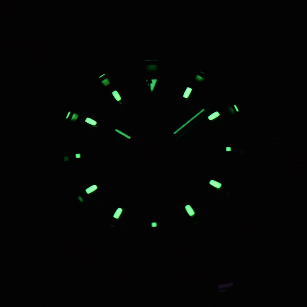 40mm Neue Herren Quarzuhren Saphir Luxus Chronograph Edelstahl Wasserdicht Herrenuhr Vk63 Uhrwerk 03