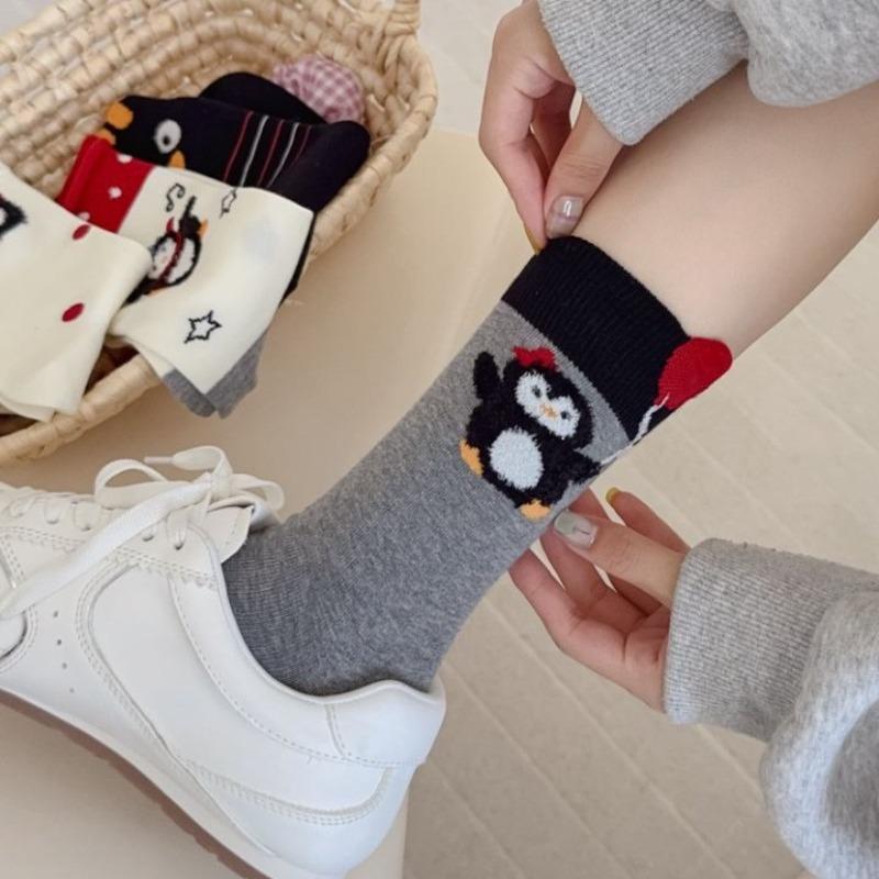 Cartoon, Trendy and Cute Penguin Socks, Mid-calf Women's Socks, Pure Cotton Boneless Autumn and Winter Pile-up Long Socks