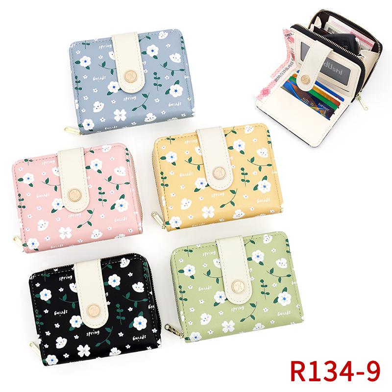 Japanese Cute Kitten Women's Wallet: Short Student Card Holder & Zipper Coin Purse