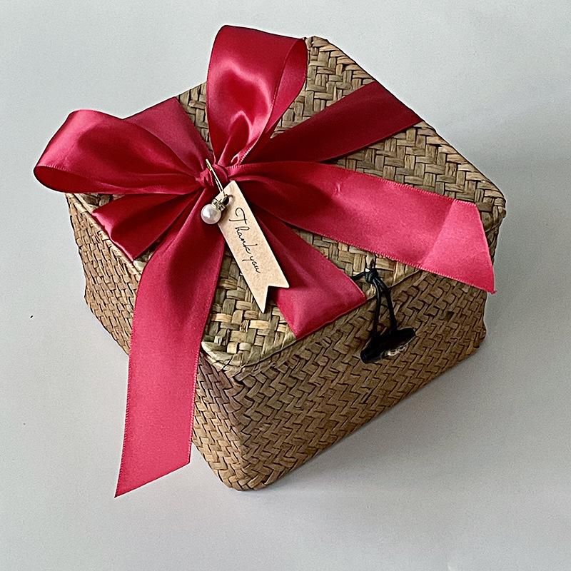 Square Handwoven Bamboo Gift Basket with Lid - High-end Candy Box and Wedding Favor