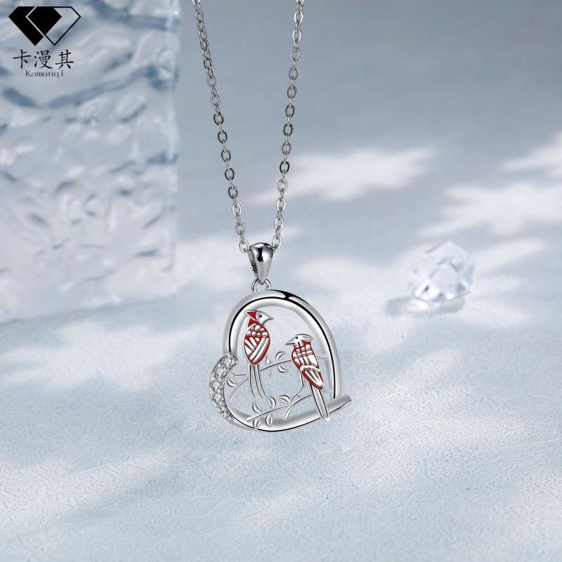 Womens Nature-Inspired Bird Pendant Necklace With Heart Charm Copper Cross Chain Fresh Sweet Style Jewelry