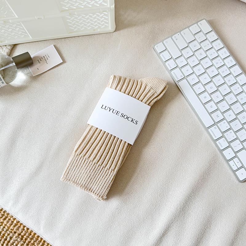 Women's 2024 Shark Pants: Stylish Autumn/Winter Mid-Tube Combed Cotton Socks, Non-Slip, Deodorant, Sweat-Absorbent.