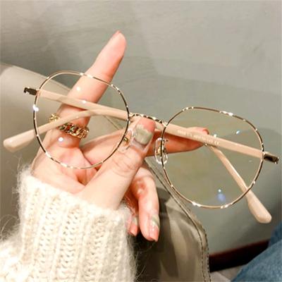 Lunettes de Mode en Métal Anti-Lumière Bleue Femmes Hommes Vintage Monture Ovale Ultra-Légère Lunettes de Jeu sur Ordinateur Lunettes Bloquant la Lumière Bleue